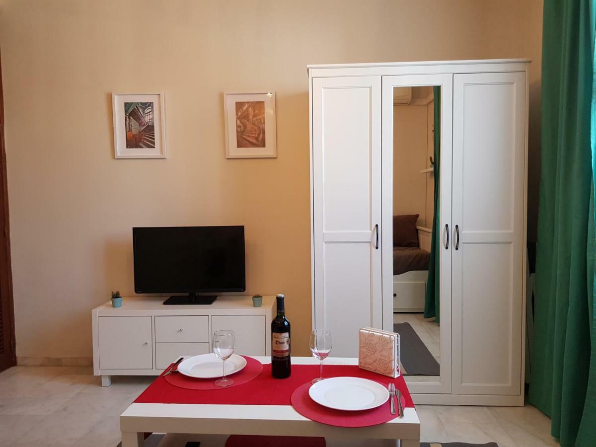 **** Genuar Apartments Malaga Center Екстер'єр фото