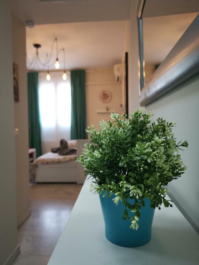 **** Genuar Apartments Malaga Center Екстер'єр фото