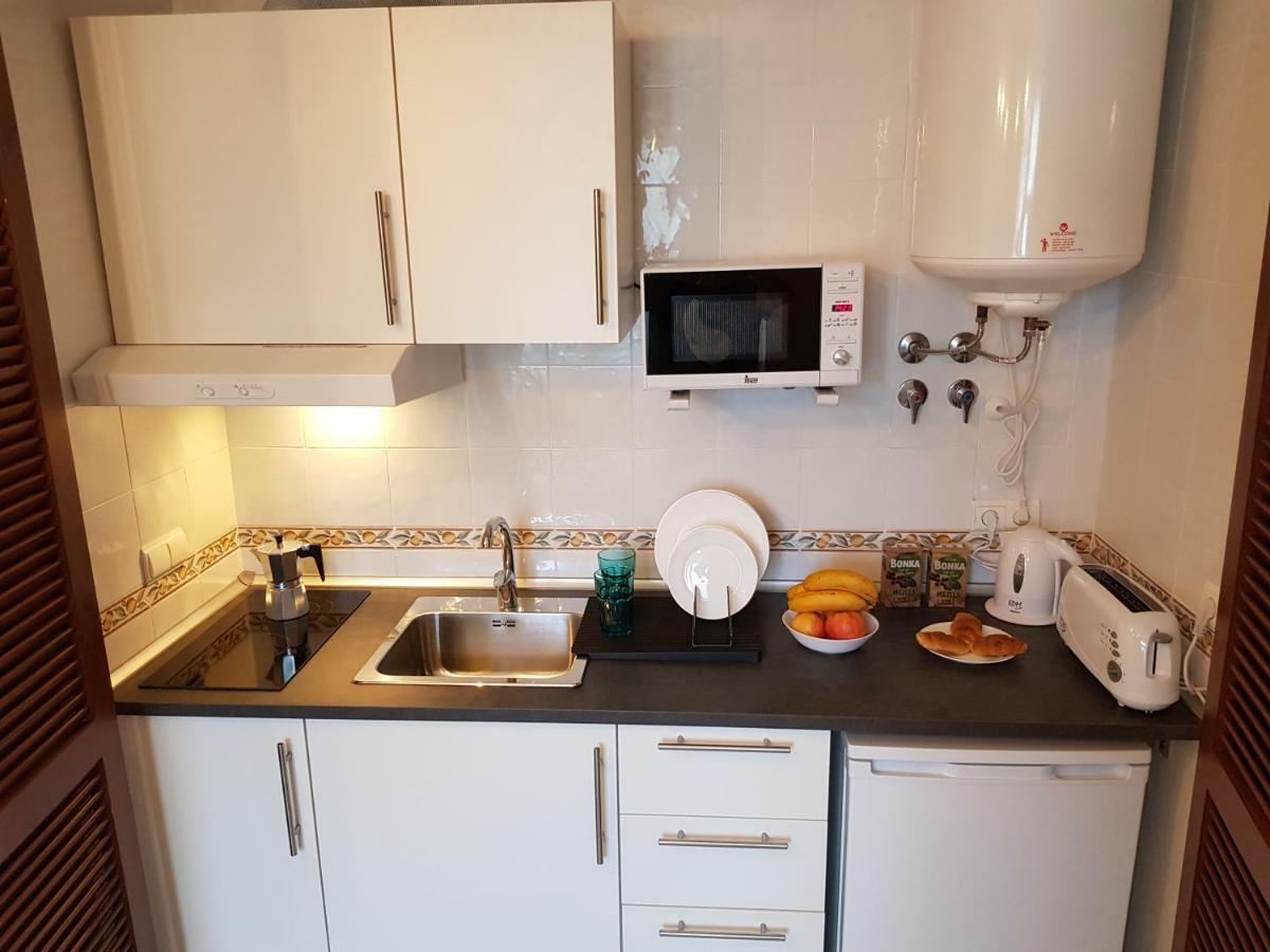 **** Genuar Apartments Malaga Center Екстер'єр фото