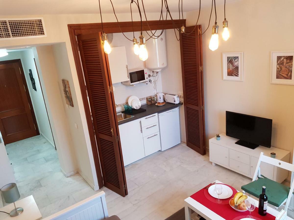 **** Genuar Apartments Malaga Center Екстер'єр фото