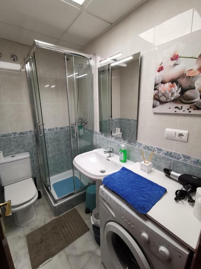 **** Genuar Apartments Malaga Center Екстер'єр фото